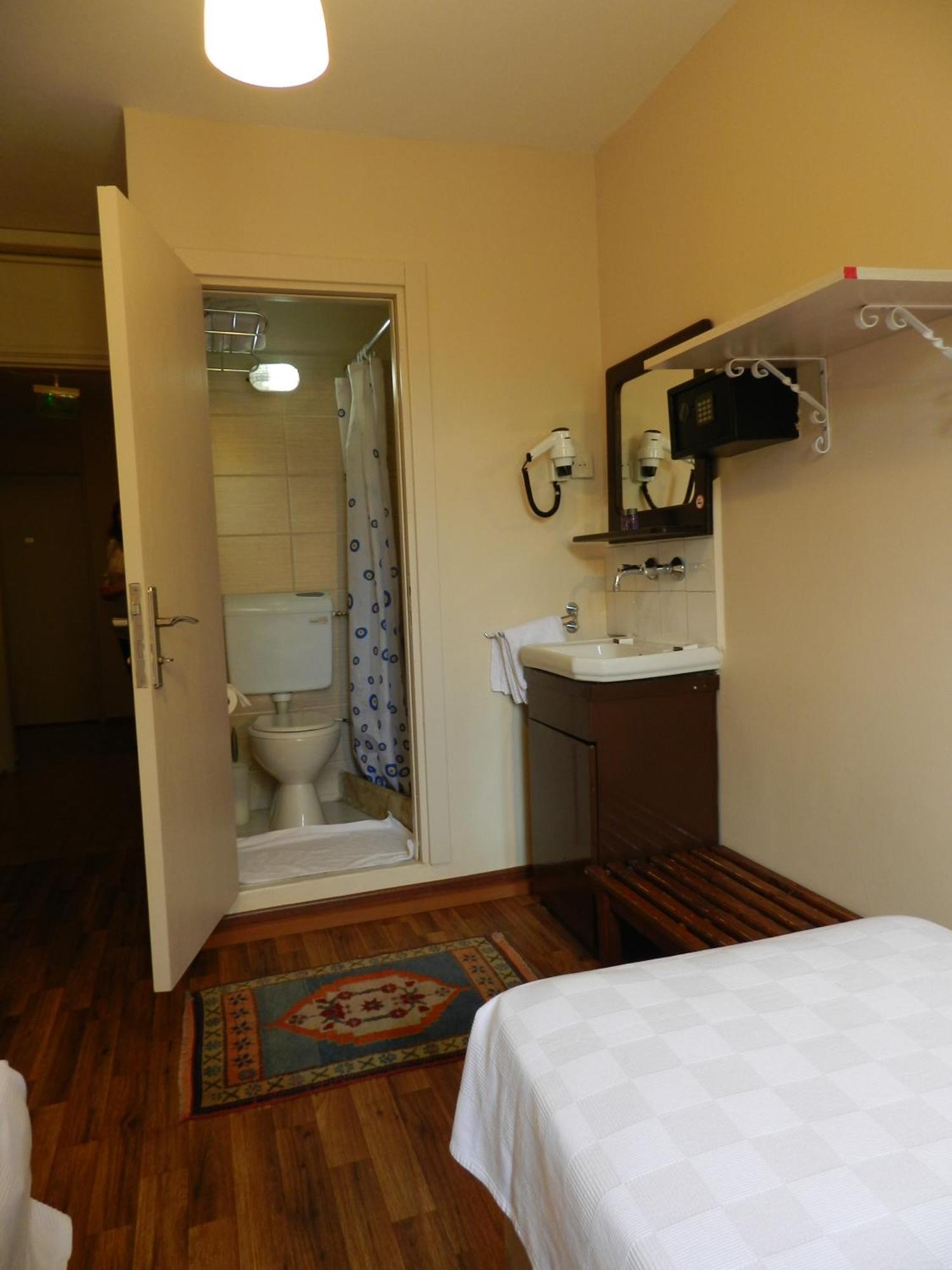 Berk Guest House - Grandma'S House اسطنبول الغرفة الصورة