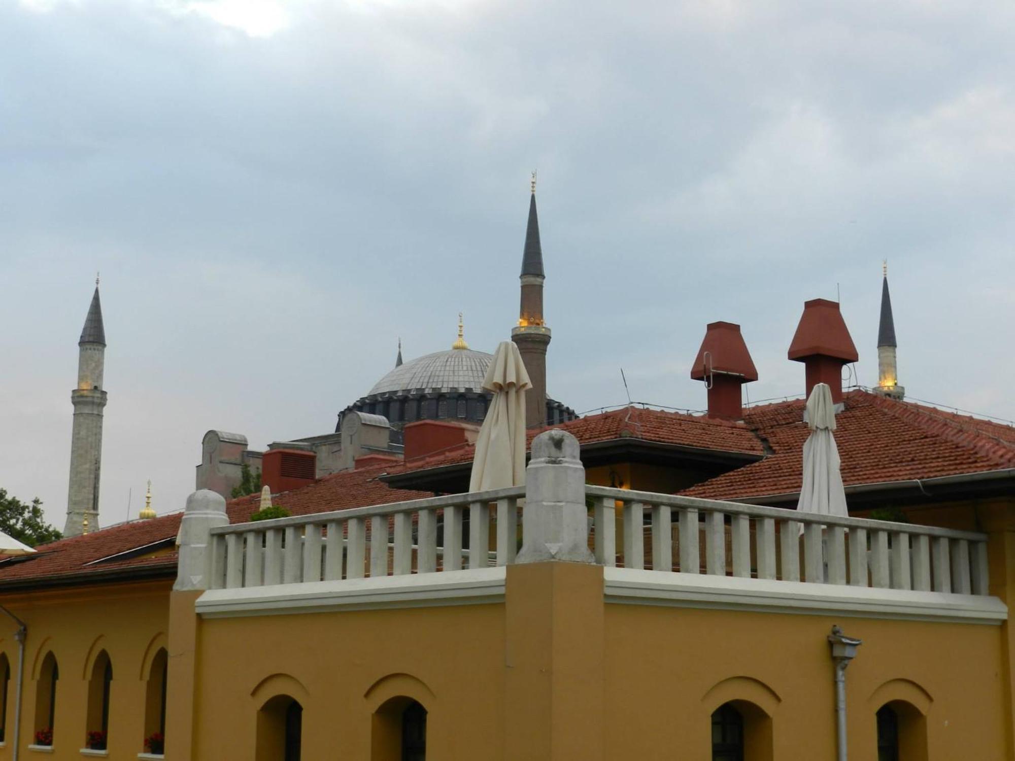Berk Guest House - Grandma'S House اسطنبول المظهر الخارجي الصورة