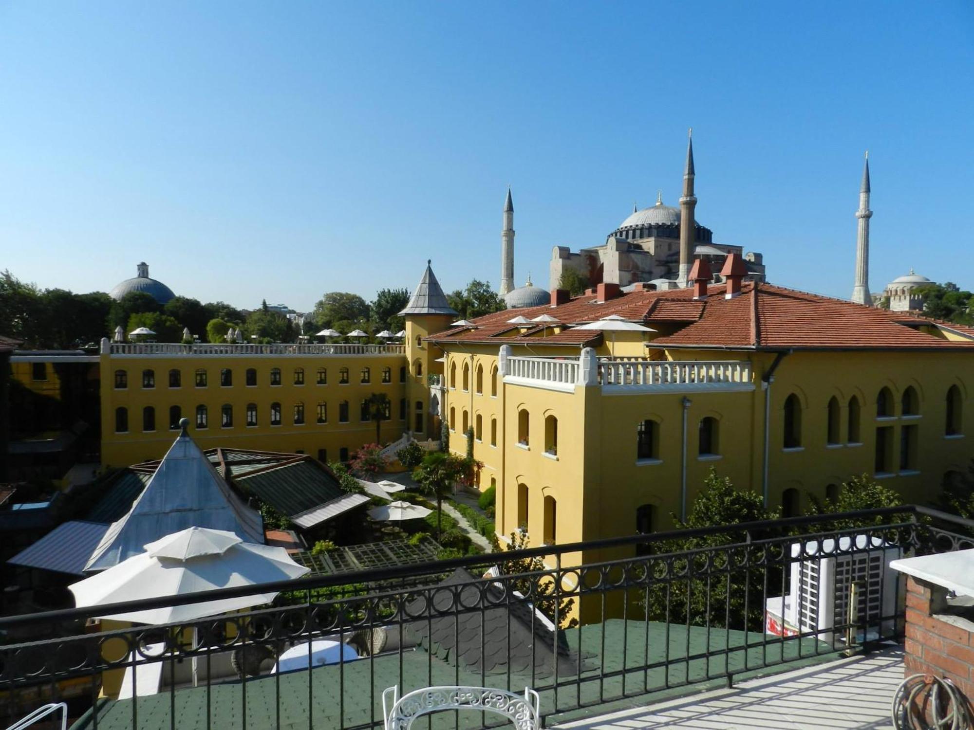 Berk Guest House - Grandma'S House اسطنبول المظهر الخارجي الصورة